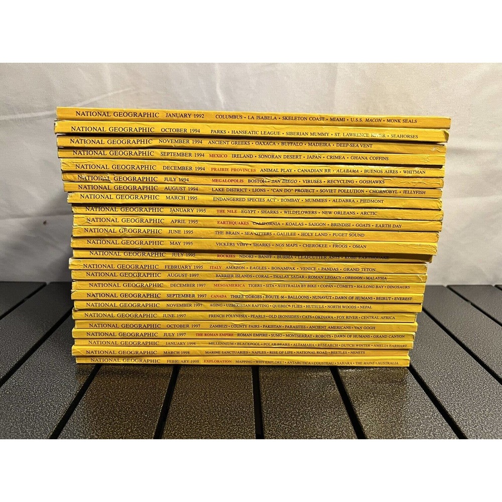Set 24 Random National Geographic Magazines 1992 1994 1995 1997 1998 Paperback